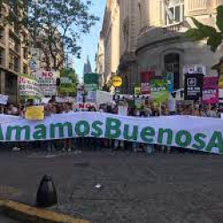 “Buenos Aires se va”: fuerte reclamo frente a la Legislatura para que se proteja el patrimonio porteño