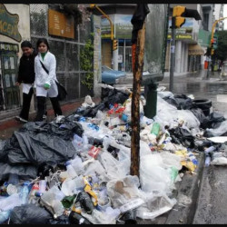 Vecinos porteños reclaman por el gran caudal de residuos en la ciudad de Buenos Aires