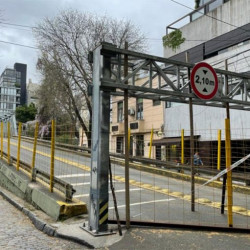 Puente Ciudad de la Paz: una obra abandonada por el gobierno porteño provoca robos y problemas de tránsito