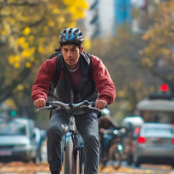 En bicicleta: cómo la red de bicisendas porteñas influye en la elección de vivienda y barrio en la ciudad