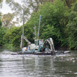 Finalizó la primera etapa del dragado del arroyo Cildañez: 25.717 m³ de sedimento extraídos y 360.000 vecinos beneficiados