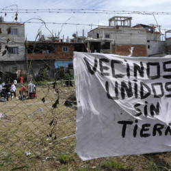 ¿Y si la toma de tierras fuera libertaria?