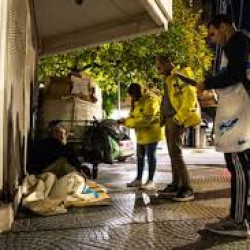 Volvió a crecer la cantidad de personas en situación de calle: 1500 pasan la noche a la intemperie y casi 3000 van a los paradores