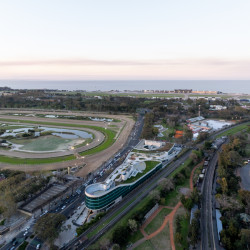 La Ciudad gastará 9600 millones para favorecer un emprendimiento top de Toto Caputo y Bausili