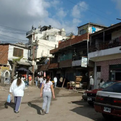 Villas porteñas: suman casi 5 millones de m² construidos y concentran el 5,3% de la población de CABA