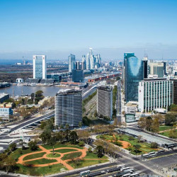 Venden dos terrenos al lado de donde Costantini proyecta tres torres en lo que será el skyline más moderno de Buenos Aires