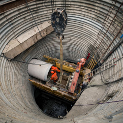 Avanzan las obras de los aliviadores en el arroyo Medrano que beneficiarán a más de 50 mil vecinos
