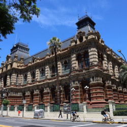 AySA: los números de la “joya” que el Gobierno busca privatizar y cuándo llegará el servicio a toda la población